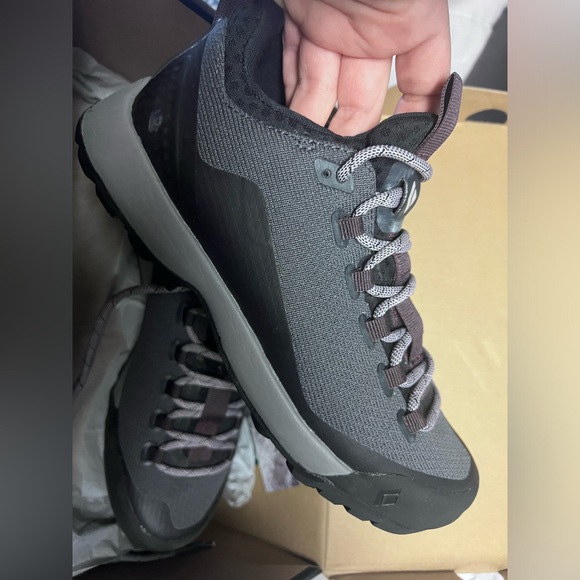 Black Diamond Women’s 7.5 New in box hiking shoes - Picture 2 of 6